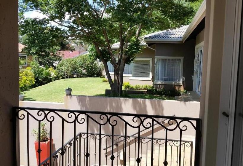 مبيت وإفطار 6 On Acacia