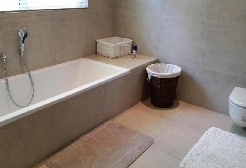 مبيت وإفطار 6 On Acacia