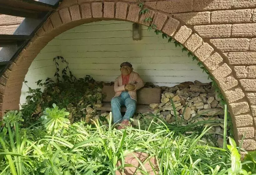 تختخواب و صبحانه Arista Guesthouse