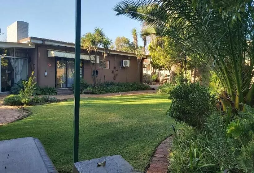 تختخواب و صبحانه Arista Guesthouse