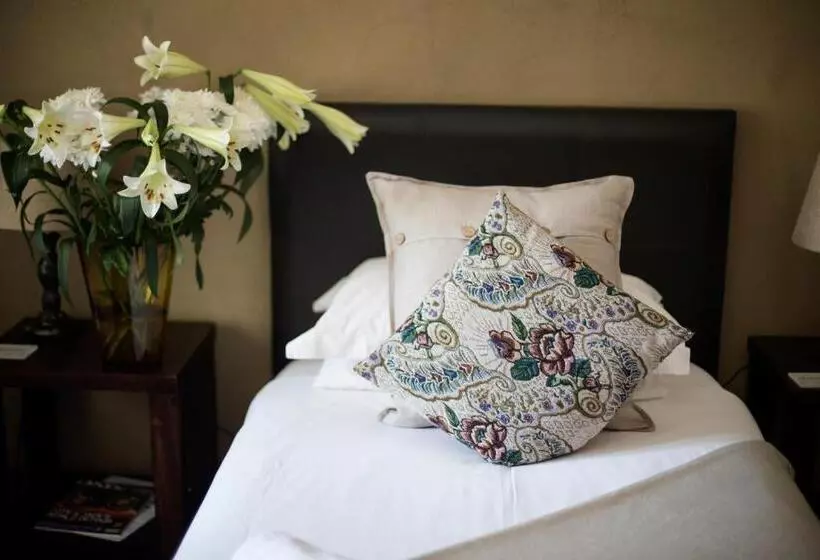 تختخواب و صبحانه Arista Guesthouse