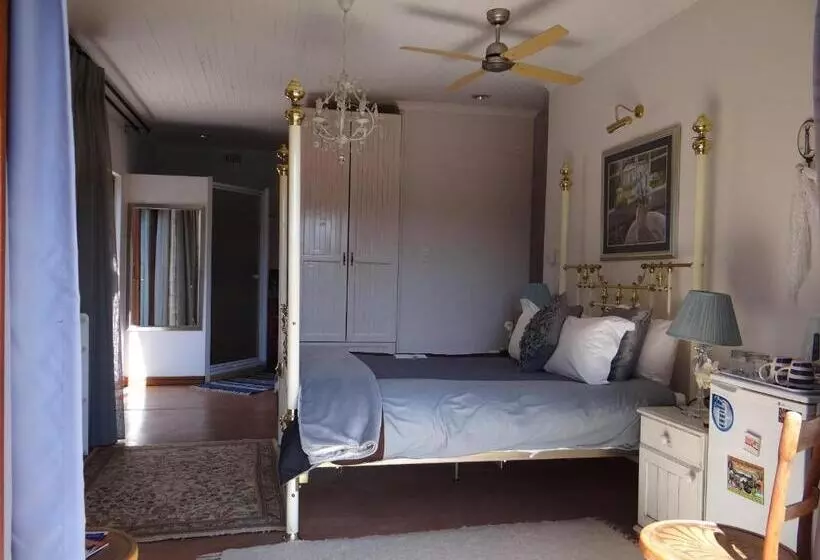 تختخواب و صبحانه Art Gallery Guest House