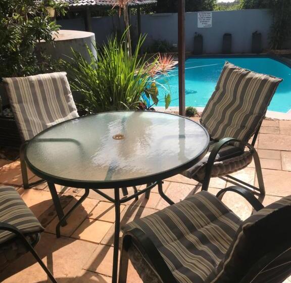 צימר Fairway Guest Lodge