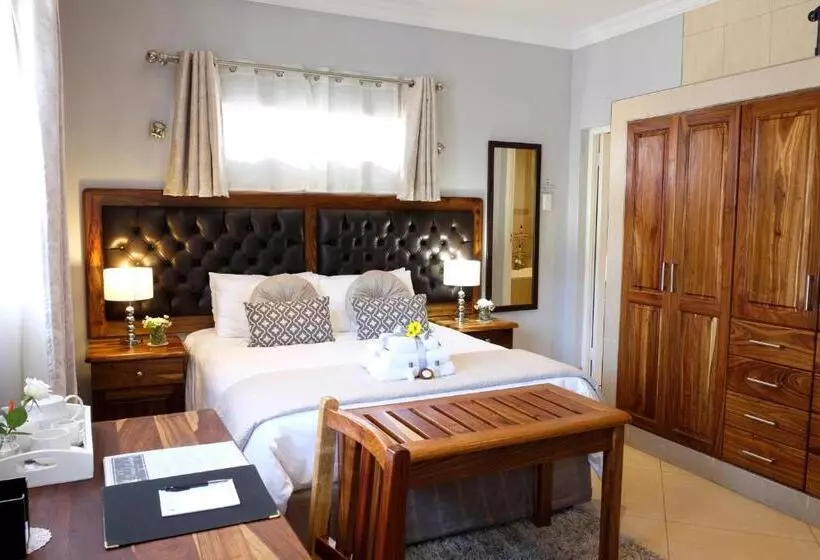 Aamiaismajoitus (B&B) Firwood Lodge