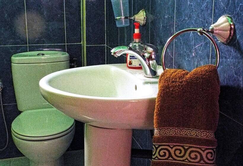 تختخواب و صبحانه Maison Adam