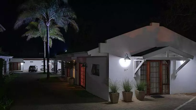 ベッドアンドブレックファースト Shonalanga Lodge
