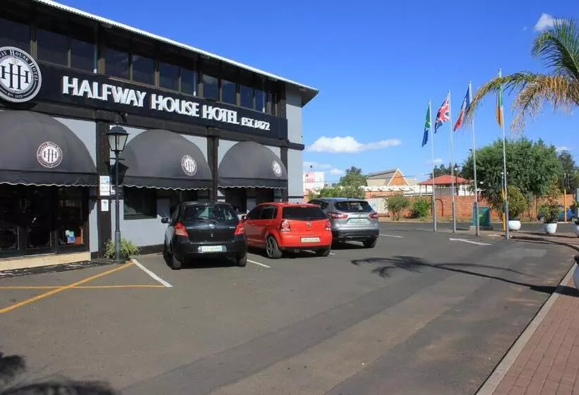 ホテル Halfway House