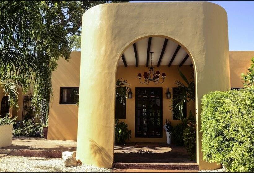 Ochenta Y Dos Bed & Breakfast & Spa