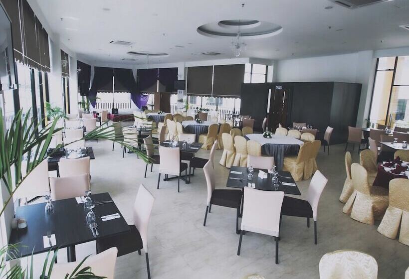 Resort The Regency Waterfront