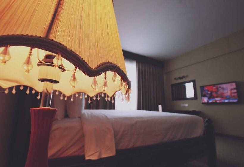 리조트 The Regency Waterfront