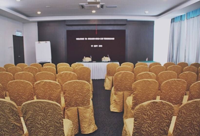 리조트 The Regency Waterfront