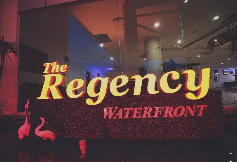 리조트 The Regency Waterfront