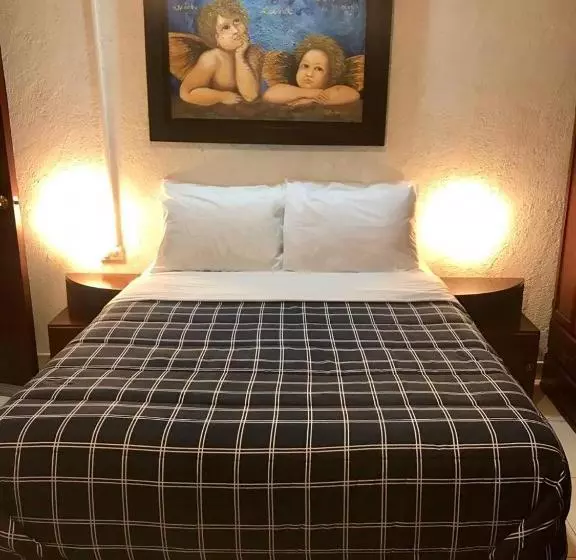 ユースホステル Hostal De San Pedro