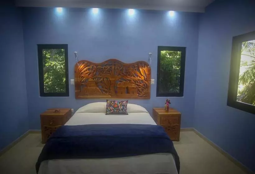 تختخواب و صبحانه The Flycatcher Inn Boutique