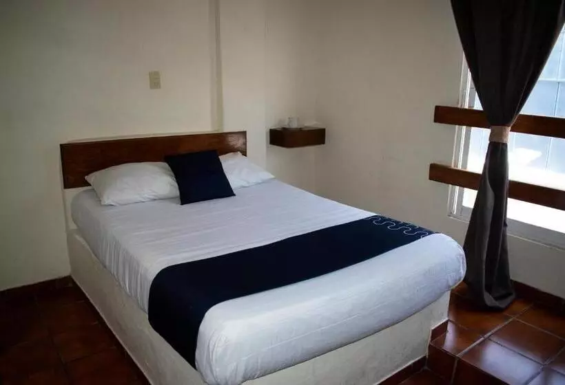 Capital O Hotel Casa Blanca