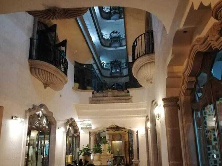 Hotel Hacienda Los Narcisos