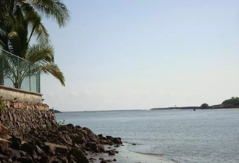 هتل Marina San Blas
