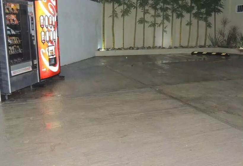 هتل Metropolitano Tampico