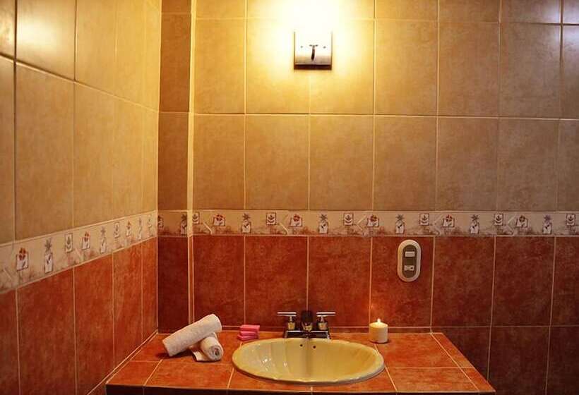 هتل Posada Kenmar