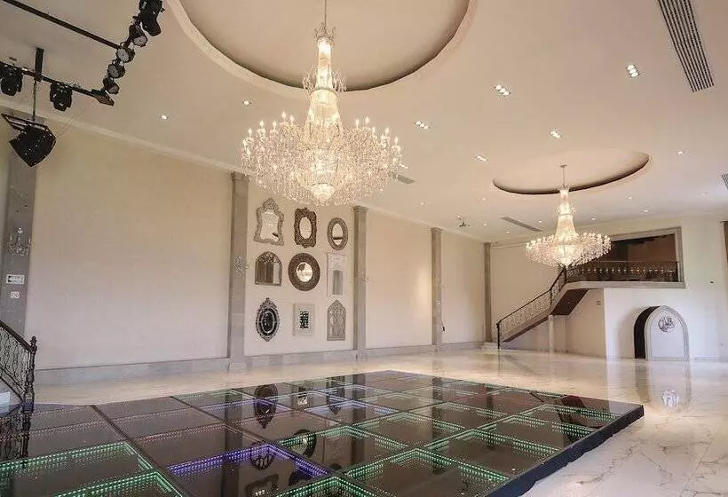 Hotelli Real De San Jose