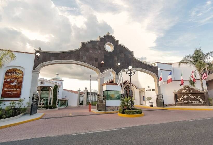 ホテル Real De San Jose