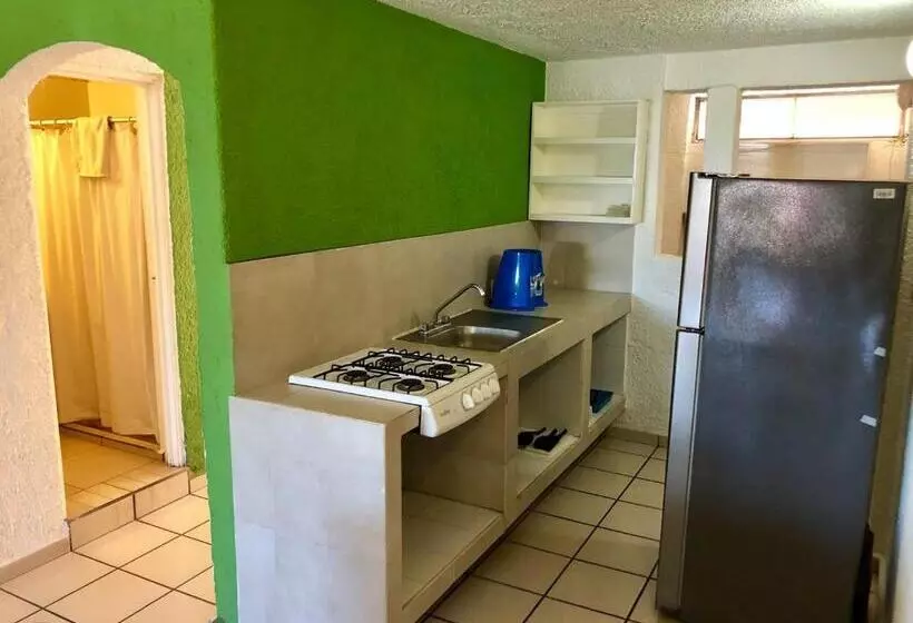 هتل Suites Santa Barbara