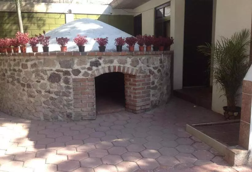 Telpochcalli Hotel & Temazcal