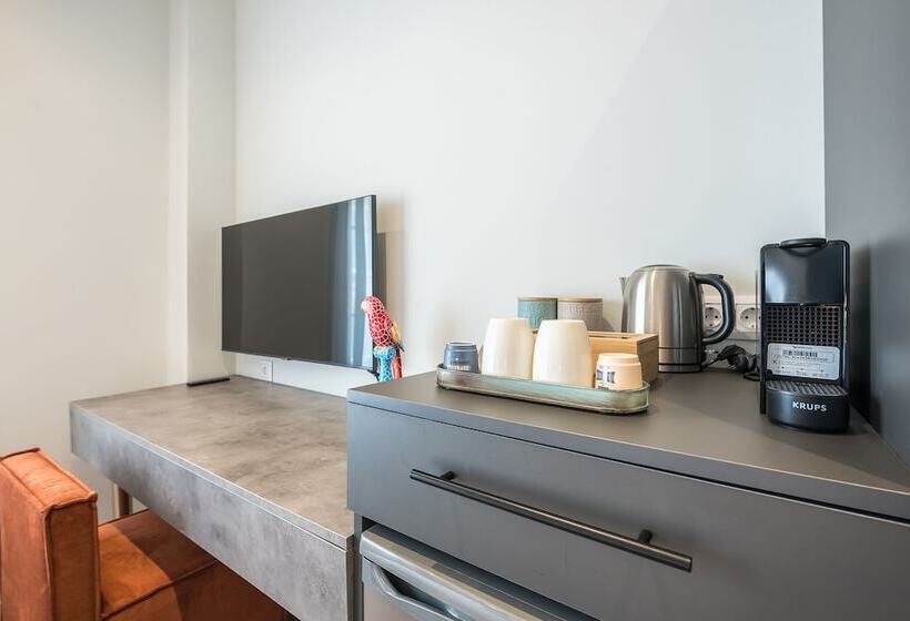 Aeiphoria Suites & Rooms   Athens