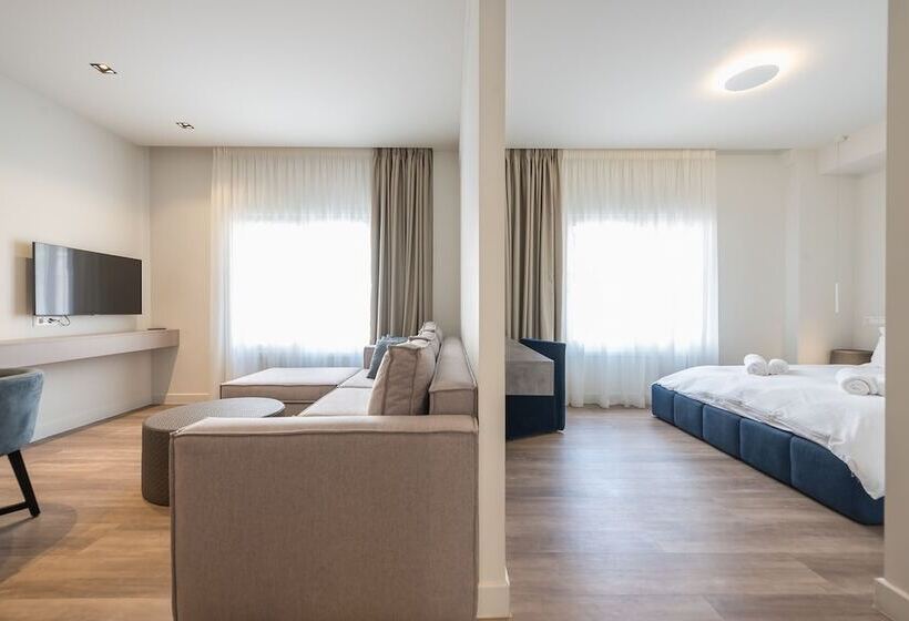 Aeiphoria Suites & Rooms   Athens
