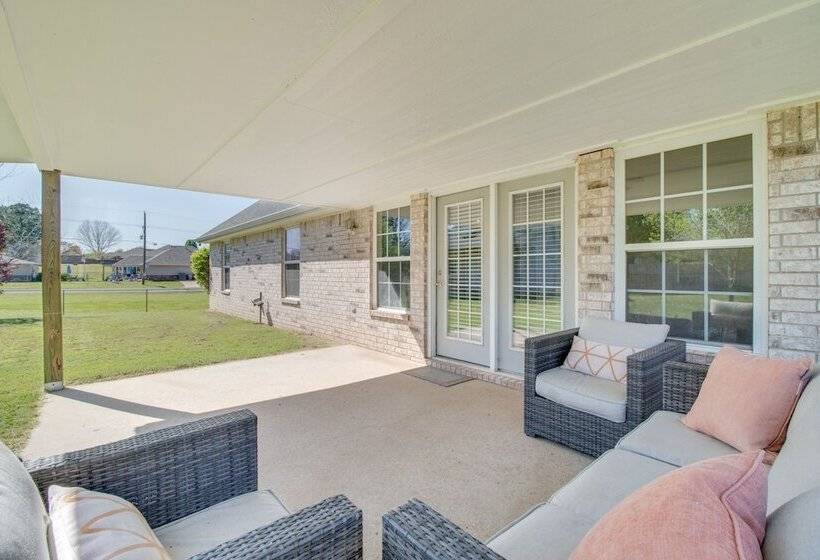 Grove Home W/ Spacious Yard: Close To Grand Lake!