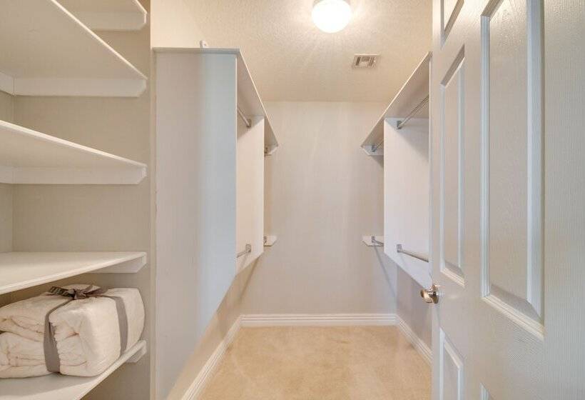 Grove Home W/ Spacious Yard: Close To Grand Lake!