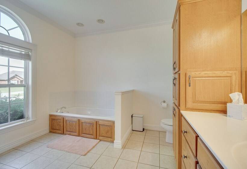 Grove Home W/ Spacious Yard: Close To Grand Lake!