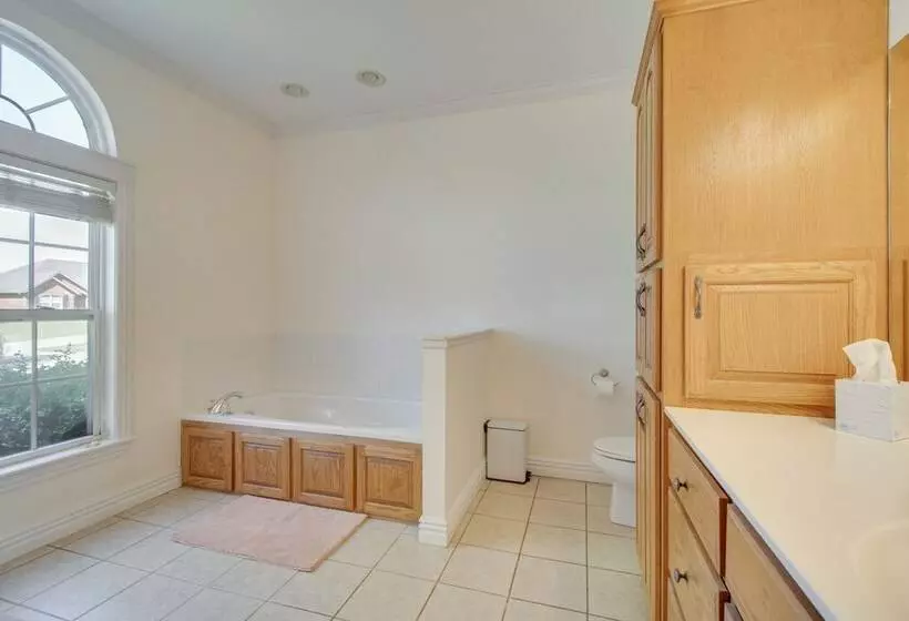 Grove Home W/ Spacious Yard: Close To Grand Lake!