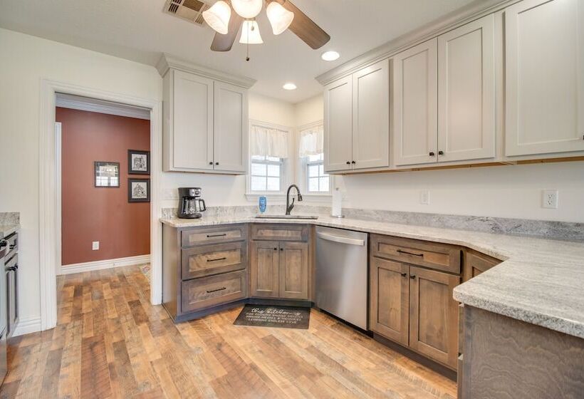 Grove Home W/ Spacious Yard: Close To Grand Lake!