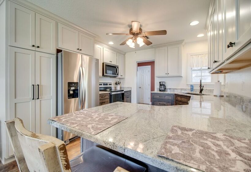 Grove Home W/ Spacious Yard: Close To Grand Lake!