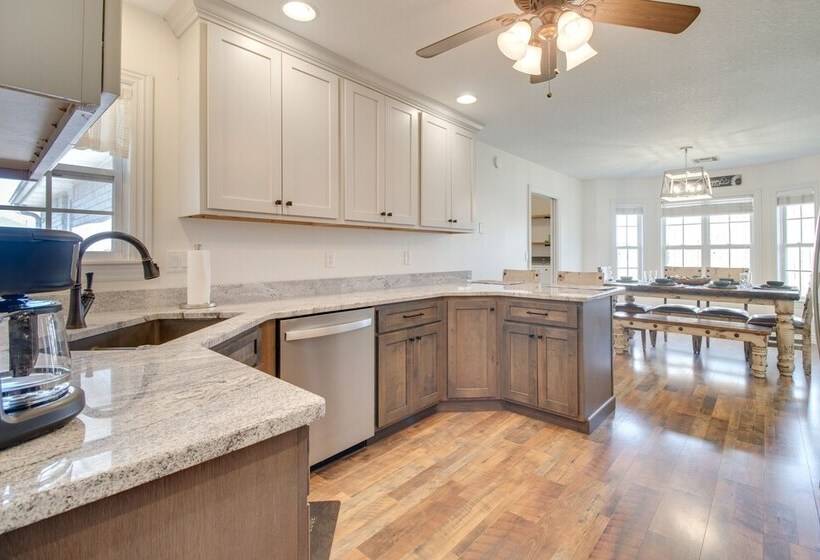 Grove Home W/ Spacious Yard: Close To Grand Lake!