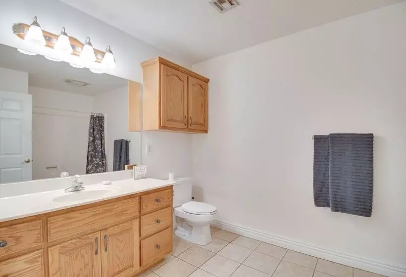 Grove Home W/ Spacious Yard: Close To Grand Lake!