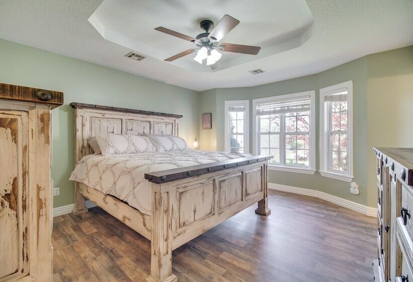 Grove Home W/ Spacious Yard: Close To Grand Lake!