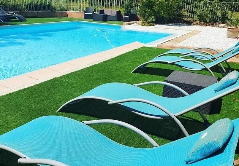 ホテル Le Mas Des Laurels