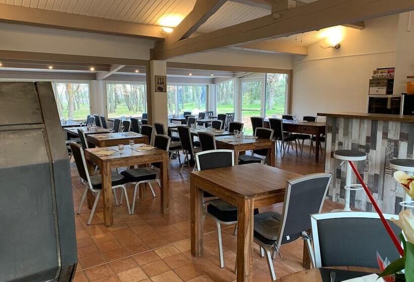 ホテル Le Mas Des Laurels