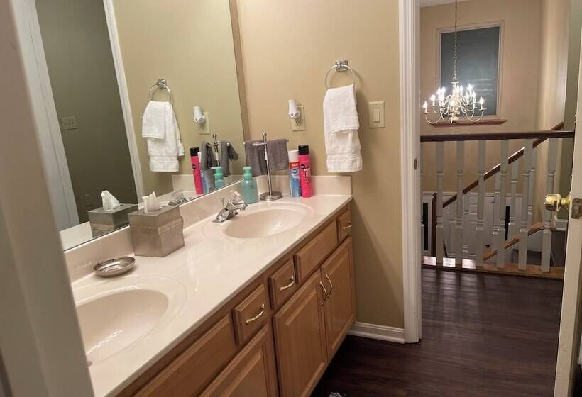 민박 Condra House Beautiful Queen Room