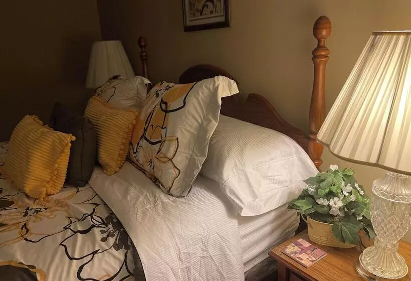 ベッドアンドブレックファースト Condra House Beautiful Queen Room
