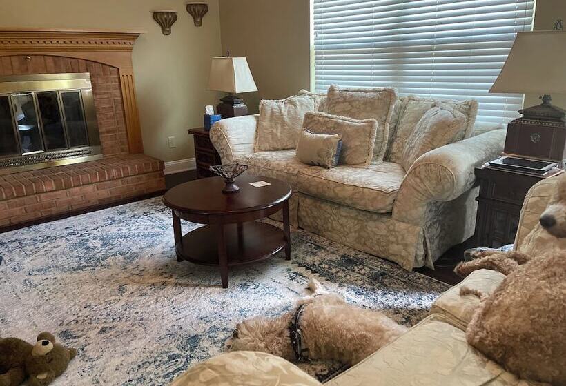 민박 Condra House Beautiful Queen Room