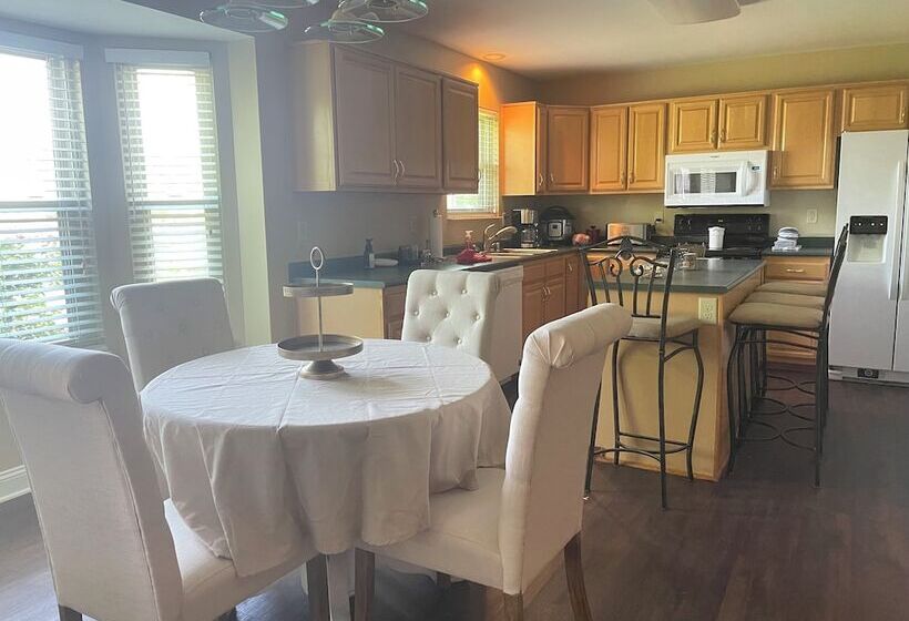 민박 Condra House Beautiful Queen Room