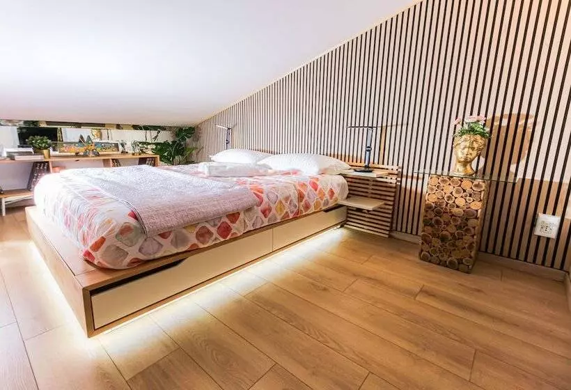 تختخواب و صبحانه Flytosuite Aeroporto Attico Mansarda