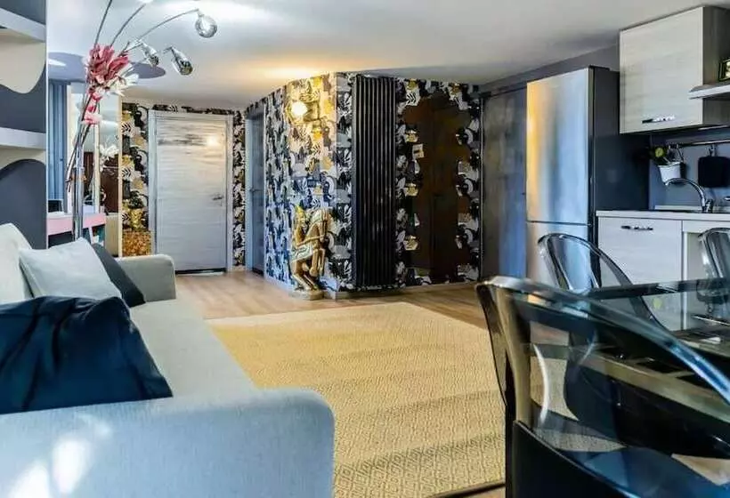 تختخواب و صبحانه Flytosuite Aeroporto Attico Mansarda