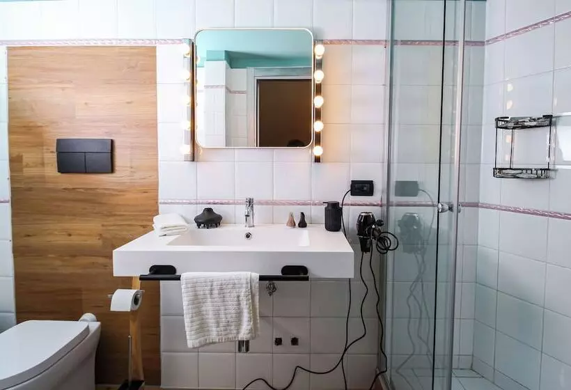 تختخواب و صبحانه Flytosuite Aeroporto Attico Mansarda