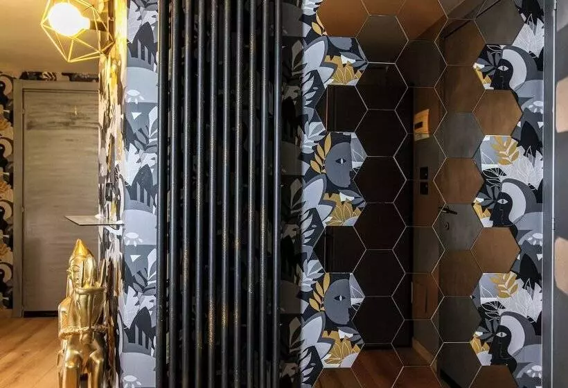 تختخواب و صبحانه Flytosuite Aeroporto Attico Mansarda