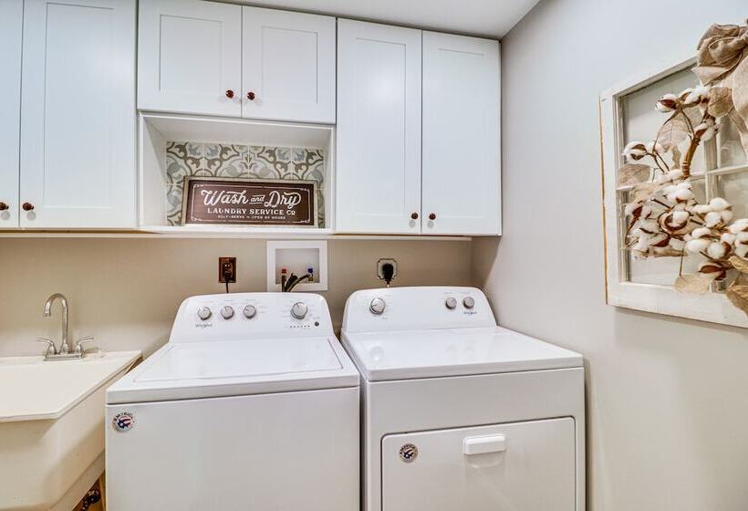 Bright Family Cabin In Lost City W/ Expansive Deck