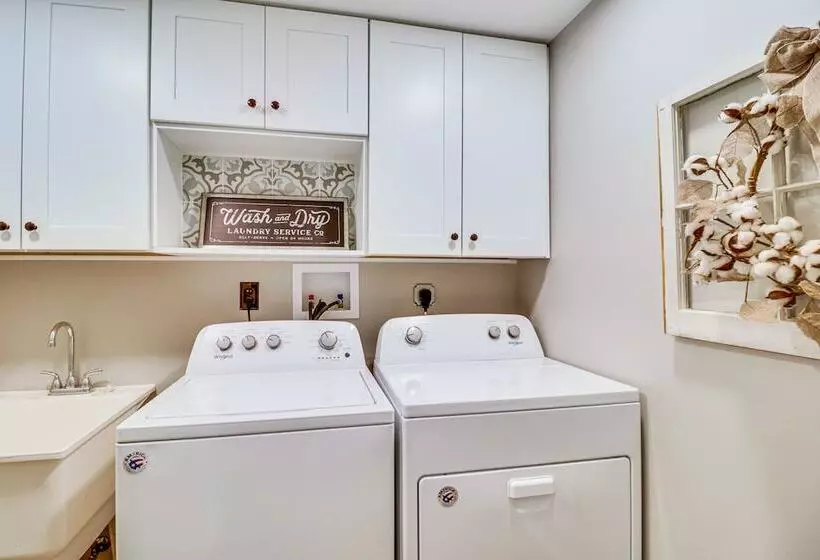 Bright Family Cabin In Lost City W/ Expansive Deck